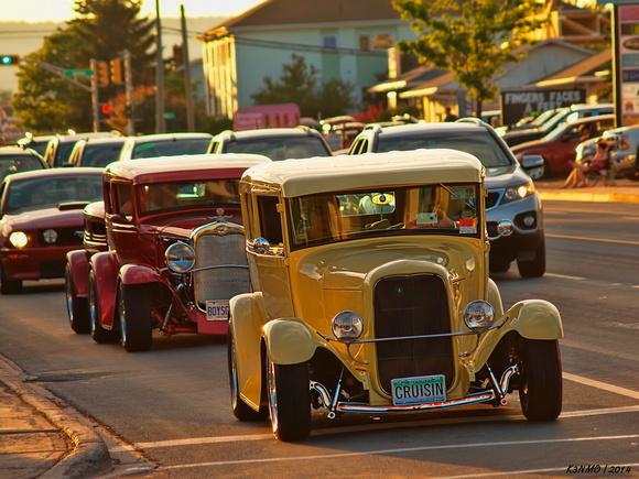 Hot rods cruise by Saturday night in Moncton