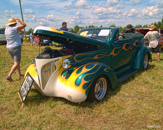 1937 Chrysler Royale streetrod