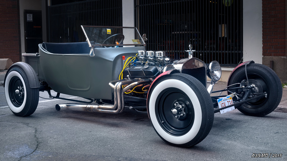 Ford T-bucket hot rod