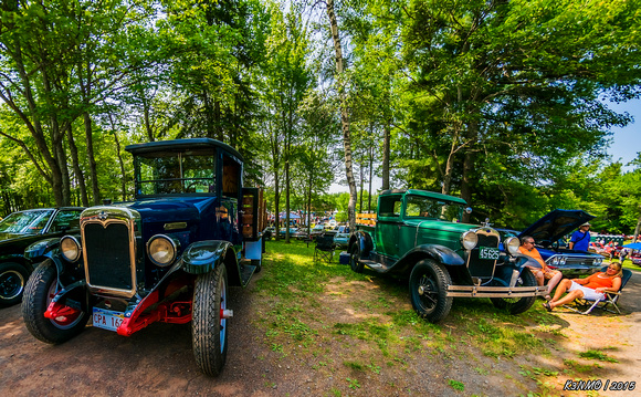 1929 International & 1930 Ford trucks