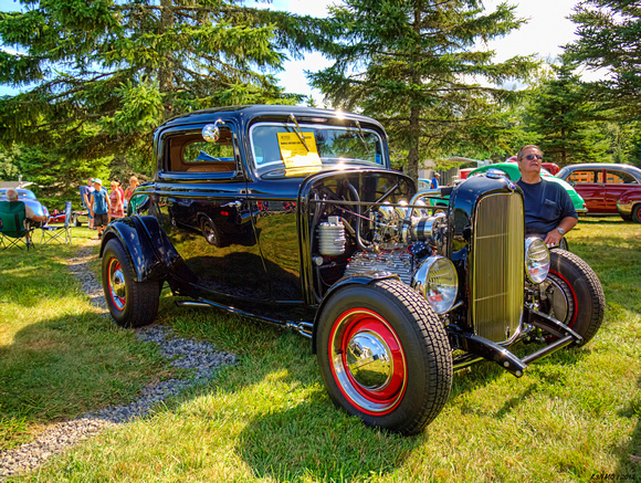 1932 Ford Traditional Style Hot Rod engine