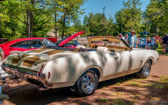 1969 Oldsmobile Cutlass convertible